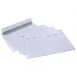 Valkoinen C6 -kirjekuori mm. taittokorteille, 1 kpl